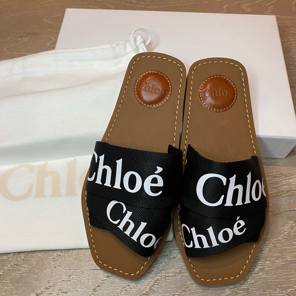Chloe Shoes - Chloé
Women's Woody Logo Slide Sandals 35